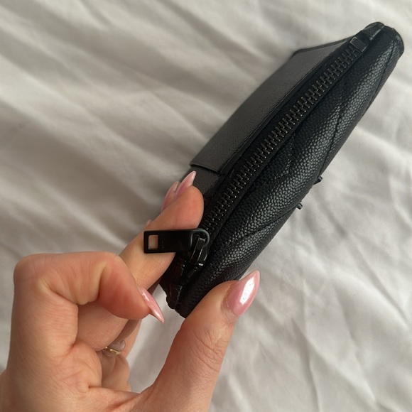 SAINT LAURENT WALLET CASSANDRE MATELASSÉ FRAGMENTS FLAP CARD CASE - Picture 9 of 10